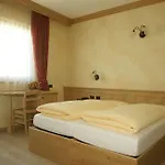 La Tea 3*