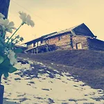 La Tea Hotel