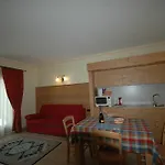 La Tea 3*